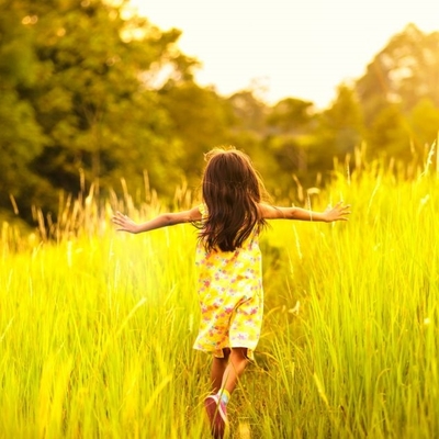 Marche méditative avec enfants